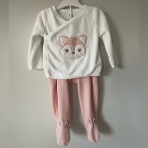 Adorable Fox Baby Outfit in White and Pink